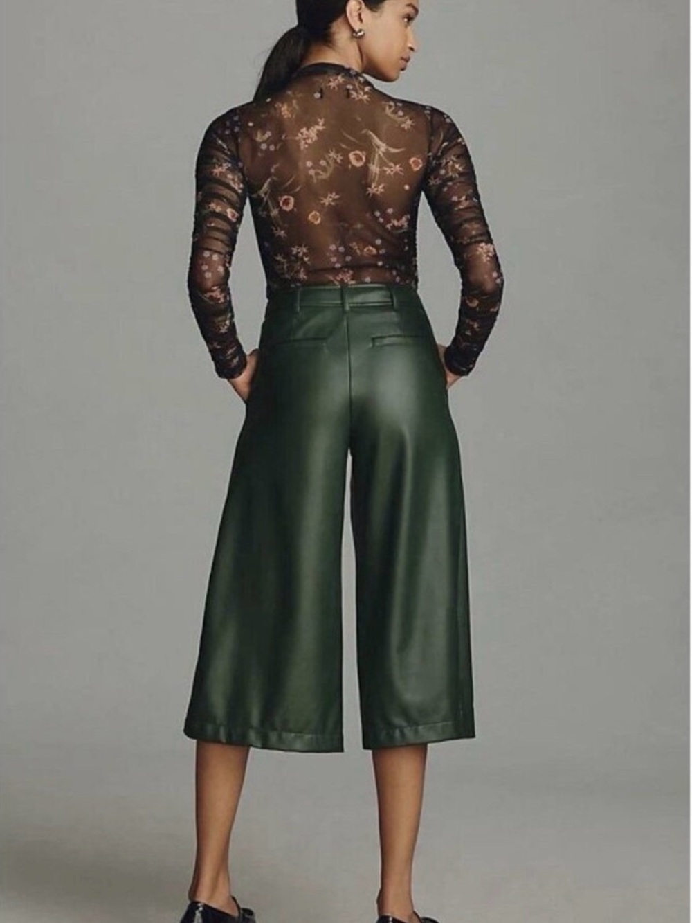 By Anthropologie Faux Leather Wide Leg Capris Culottes Cropped Size 10 - Picture 2 of 5